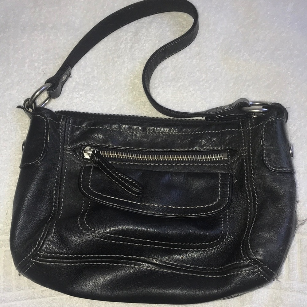 5️⃣Fossil Handbag 👜. GUC